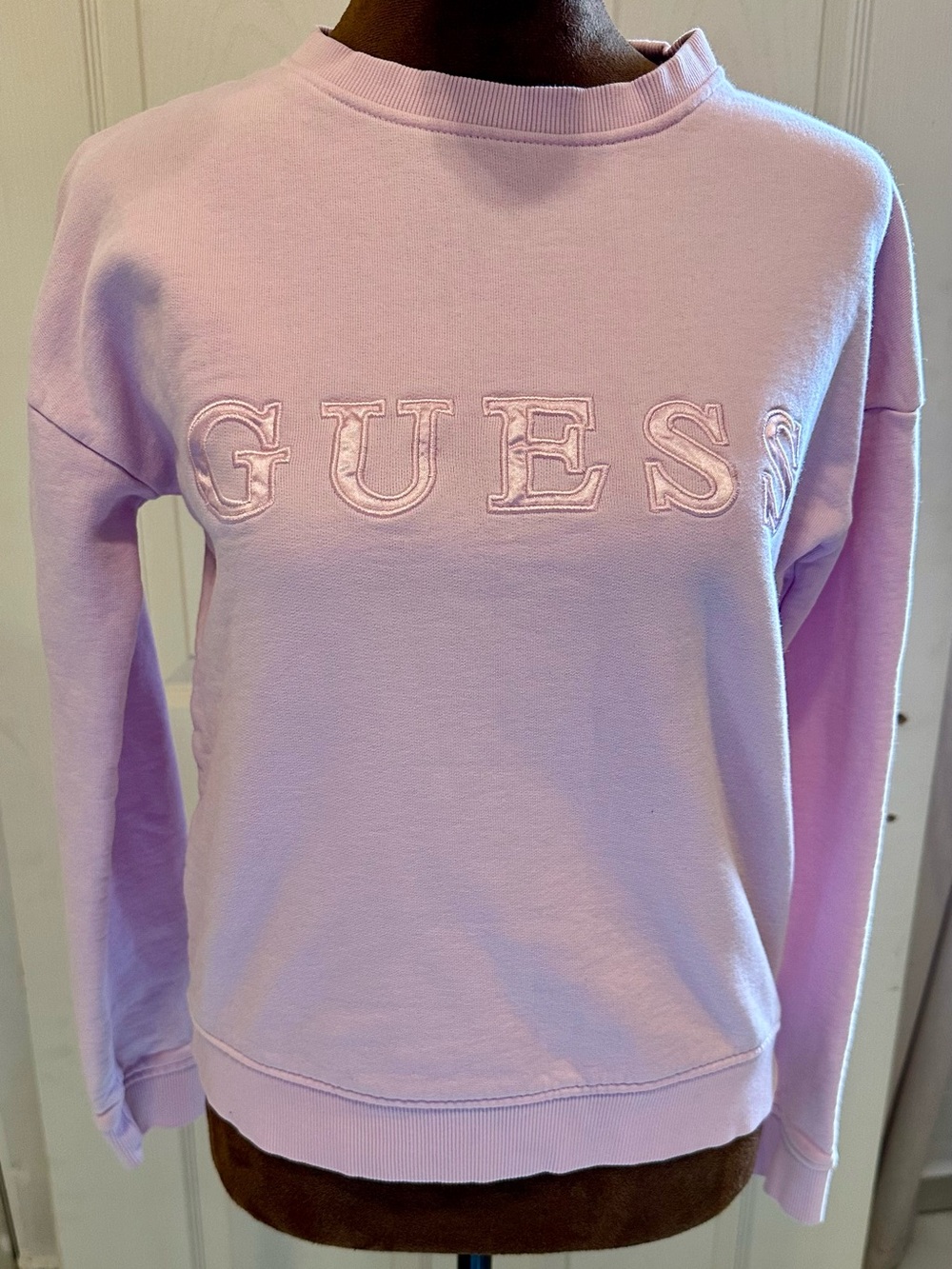 GUESS Pastel Pink Embroidered Logo Crewneck Sweatshirt